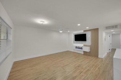 582 Flanders M unit 5820, Delray Beach, FL 33484 - photo 4