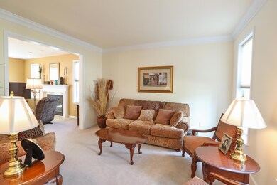 1075 Woodberry Dr, Mountain Top, PA 18707 - photo 7