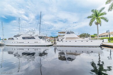 525 Newport Dr unit 2, Naples, FL 34114 - photo 3