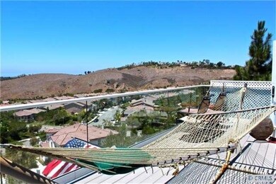 Panoramic hillside and ocean views!