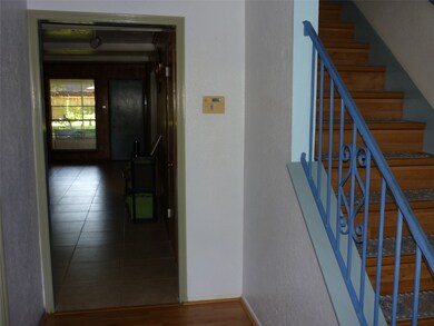 5927 Lawn Ln, Houston, TX 77088 - photo 5