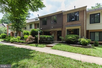 10904 Whiterim Dr, Potomac, MD 20854 - photo 2