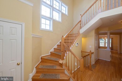 8803 Carpenters Hall Dr, Lorton, VA 22079 - photo 4