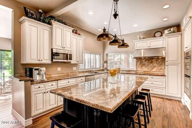 8232 S Pecan Grove Circle-small-006-6-Ki