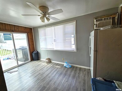 2318 W 3rd St, Davenport, IA 52802 - photo 7
