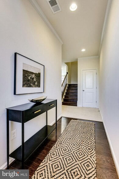 42281 Lancaster Woods Square, Chantilly, VA 20152 - photo 4