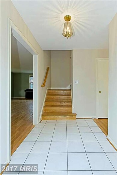 517 Finsbury Rd, Silver Spring, MD 20904 - photo 3