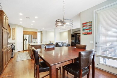Large Dining Area - Balcony access