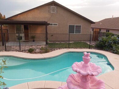 From fountain yad and pool Desert Crossi