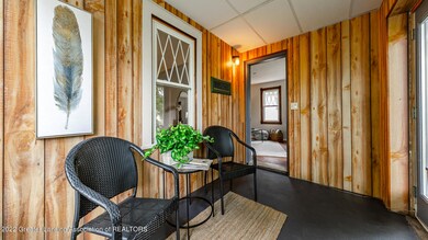 Three season room 2