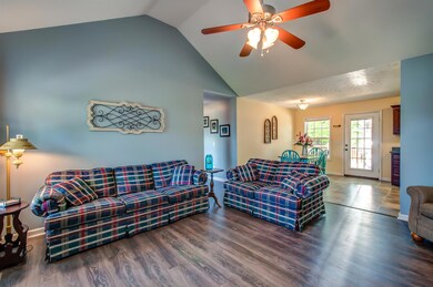 1113 Fairfield Pike, Shelbyville, TN 37160 - photo 6