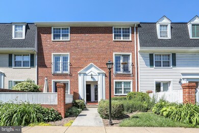 2717 S Walter Reed Dr unit C, Arlington, VA 22206 - photo 2