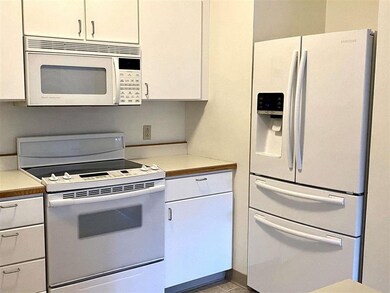 70 Arbor Hill unit 12, Brattleboro, VT 05301 - photo 4