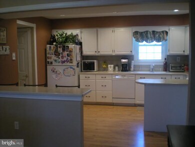 116 Strawberry Cir, Langhorne, PA 19047 - photo 7