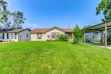 4305 Haygood St, Houston, TX 77022 - photo 2