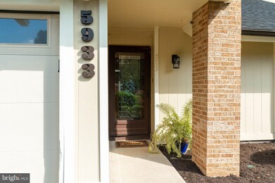 5933 Veranda Dr, Springfield, VA 22152 - photo 2