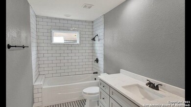 618 E Evergreen St, San Antonio, TX 78212 - photo 6