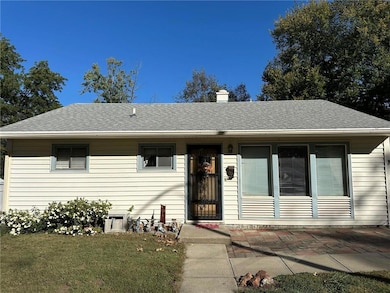 2015 Barkley Ln, Saint Joseph, MO 64501 - photo 2