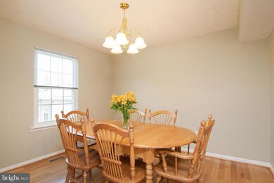 1605 Norwich Dr, Frederick, MD 21701 - photo 5