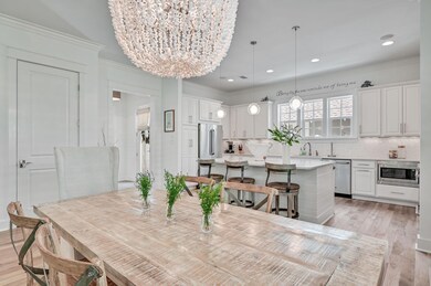 Dining to Kitchen