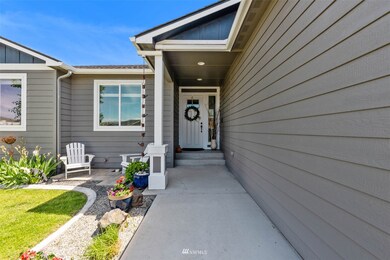 495 S Mason Ave, East Wenatchee, WA 98802 - photo 3