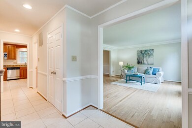 9706 Doulton Ct, Fairfax, VA 22032 - photo 3