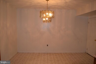 657 S Wickham Rd, Baltimore, MD 21229 - photo 7