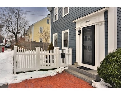 20 Franklin St, Newburyport, MA 01950 - photo 3