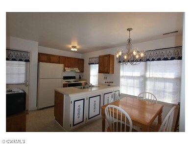Kitchen - Eat in Kitchen with side entrance