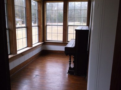 2056 McComb Holmesville Rd, McComb, MS 39648 - photo 6