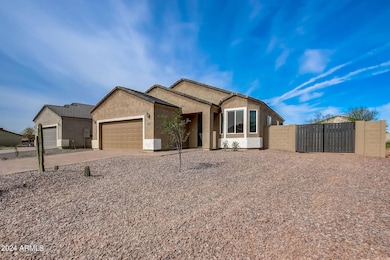 8411 W Altos Dr, Arizona City, AZ 85123 - photo 4
