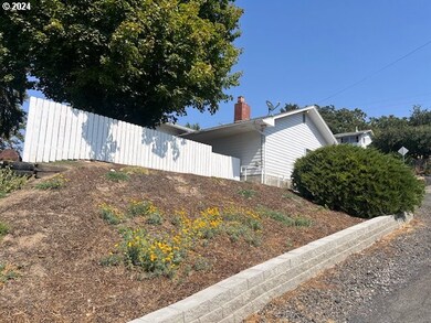 215 N Gilmore St, Heppner, OR 97836 - photo 5