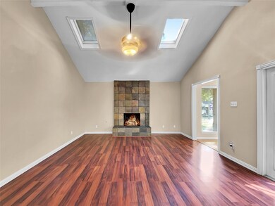 15111 Stillcreek Dr, Houston, TX 77070 - photo 5