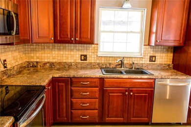 2412 Copper Creek Rd, Maryville, IL 62062 - photo 7