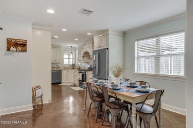 7-web-or-mls-121 Lee St-7 (2)