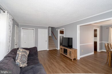 8200 Joshua Ct, Laurel, MD 20708 - photo 3