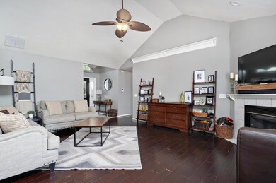 1112 W McGuffey St-12