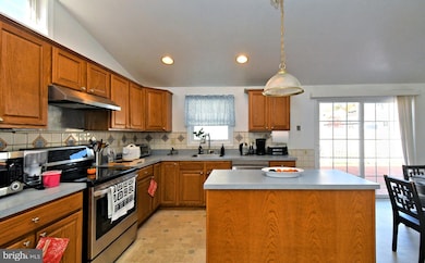 330 Crossfield Rd, King of Prussia, PA 19406 - photo 6
