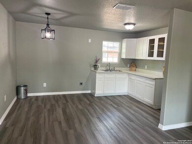 203 W 4th St, Sinton, TX 78387 - photo 6