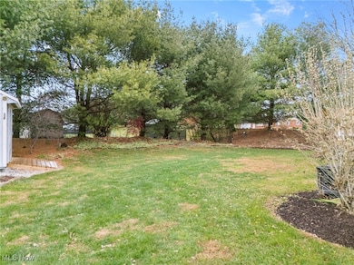 7606 Knollridge Ave NE, Canton, OH 44721 - photo 4