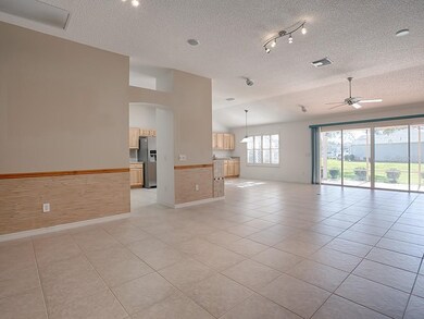 17483 SE 74th Raes Hall Ave, The Villages, FL 32162 - photo 5