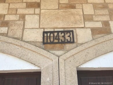 10433 NW 70th Ln, Doral, FL 33178 - photo 3