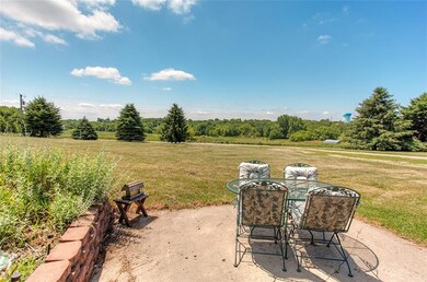 4486 S 9th Ave E, Newton, IA 50208 - photo 2