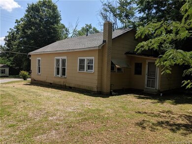 1320 Caldwell St, Statesville, NC 28677 - photo 5