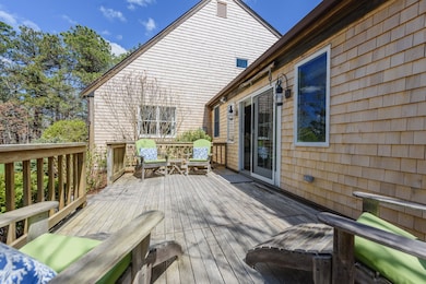 21 Vickers St, Edgartown, MA 02539 - photo 4