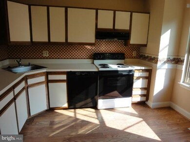 9098 Bryant Ave, Laurel, MD 20723 - photo 5