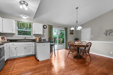 Kitchen/Dining Area