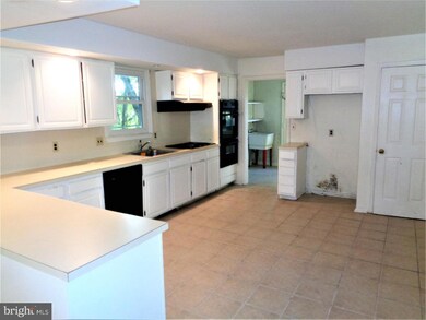 12 Dansfield Dr, Wilmington, DE 19803 - photo 4