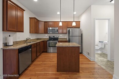 153 Fieldstone Dr, Schenectady, NY 12304 - photo 5