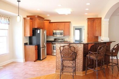 Gorgeous Kitchen w/Bar